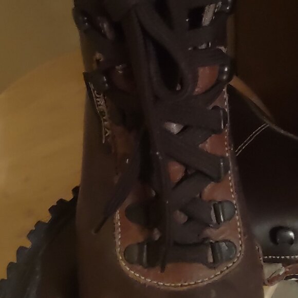 Vasque Hiking Boots - Picture 6 of 9